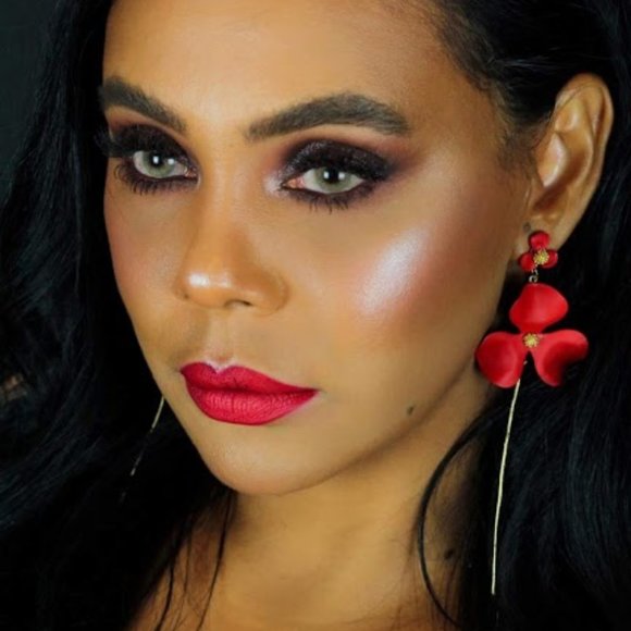 Red Rose Earrings - Picture 1 of 1